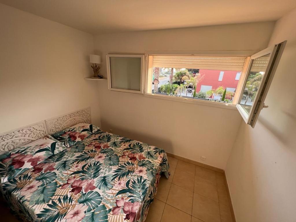 Plein Sud, Bel Appartement 20 Metres De La Plage La Capte Hyeres Exterior photo