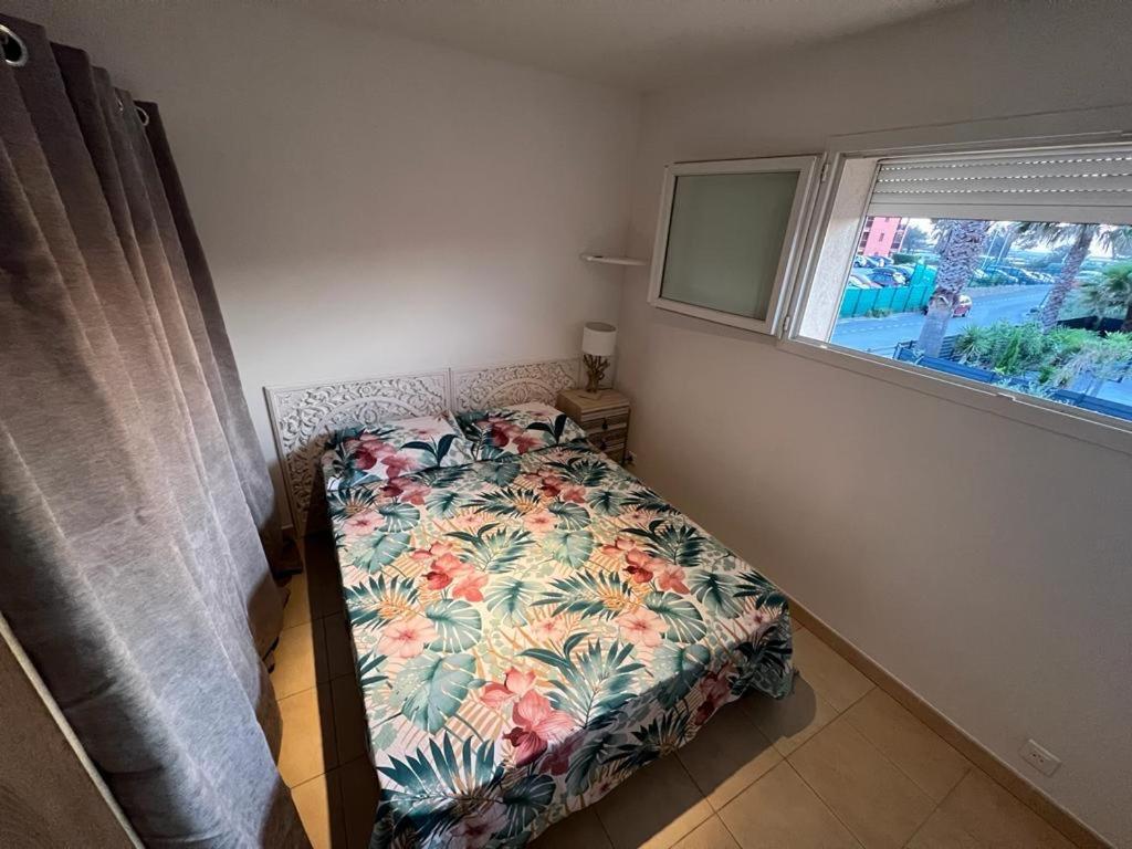 Plein Sud, Bel Appartement 20 Metres De La Plage La Capte Hyeres Exterior photo